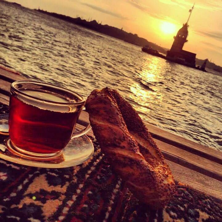 Fe72e648d427edad065c0dd10ae1a60f  turkish tea drinking tea