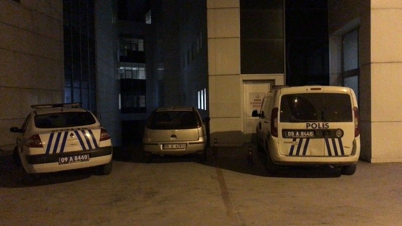 Ofkeli taksici oto tamircisini ve calisanlarini ezdi 3 yarali 8c85f27dbf862301e9d7717a73162160